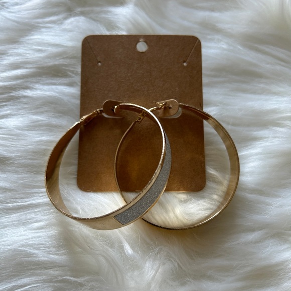 GOLD EARRINGS - Picture 2 of 2